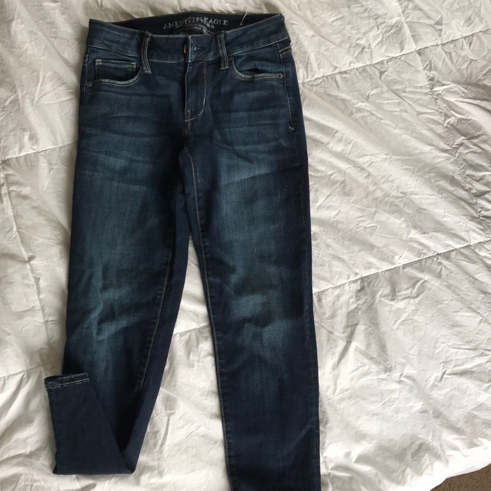 AMERICAN EAGLE JEANS